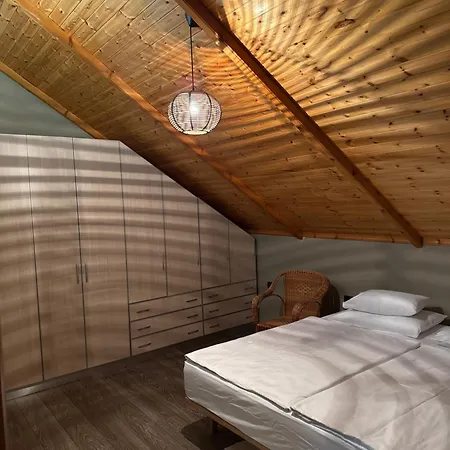 펜션 Egi 티라나